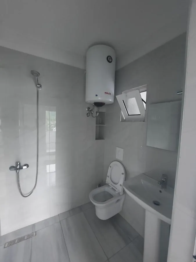 Guest house Visi'S Home Lin Albania
